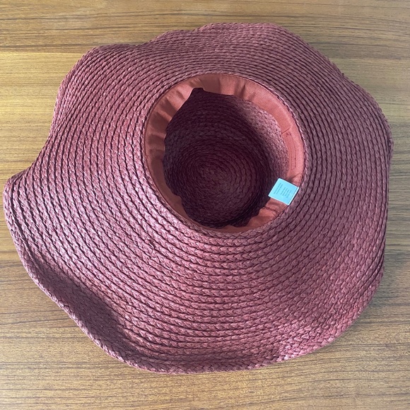 Floppy Red Hat - Picture 3 of 5